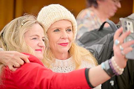 Olga "Háta" Želenská, autogramiáda po představení Kaktusový květ, foto: Pavel Kohout