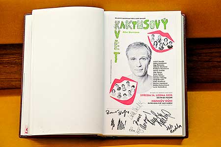 Autogramiáda po představení Kaktusový květ, foto: Pavel Kohout